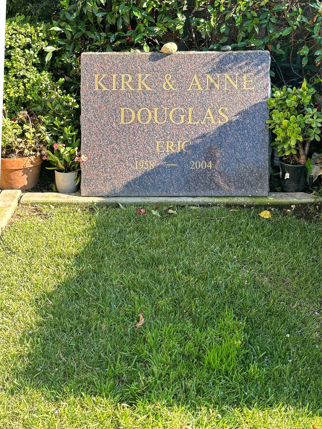 Tumba de Kirk Douglas