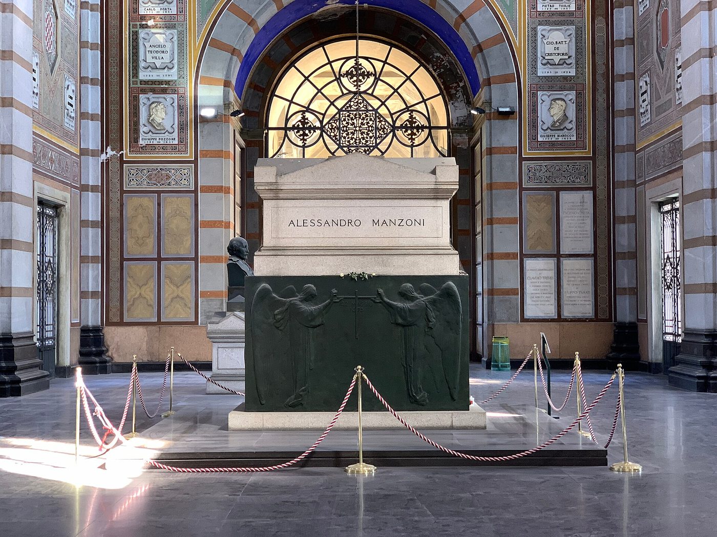 Tumba de Alessandro Manzoni