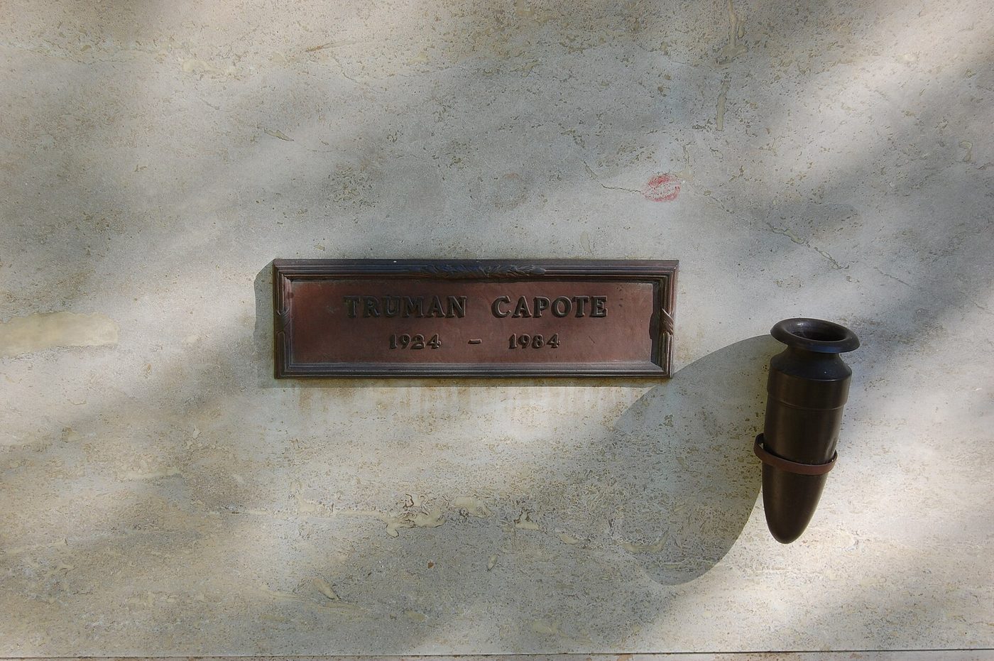 Могила: Truman Capote