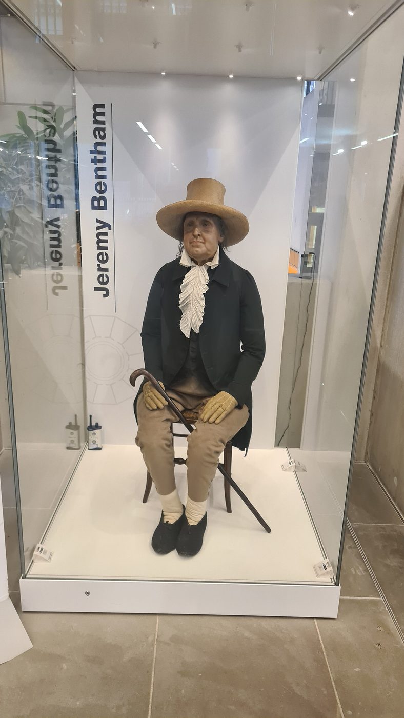 Могила: Jeremy Bentham