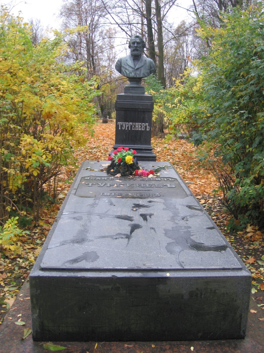 Tumba de Ivan Turgenev