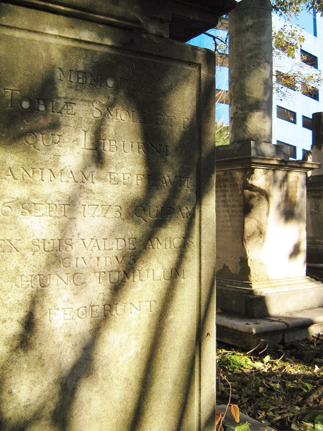 Могила: Tobias Smollett