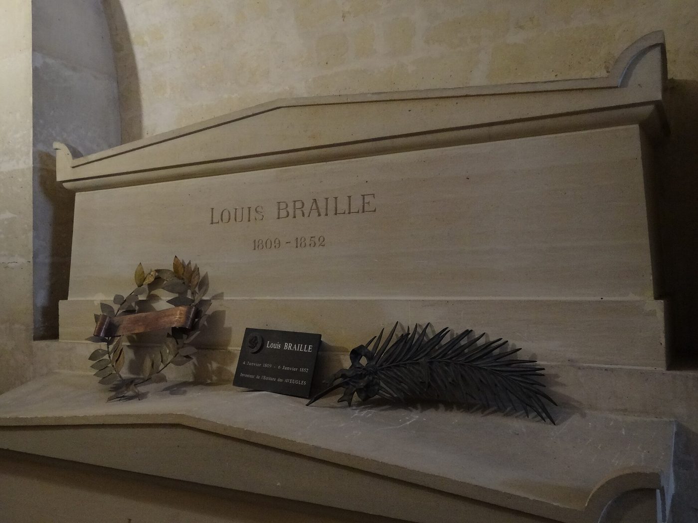 Могила: Louis Braille