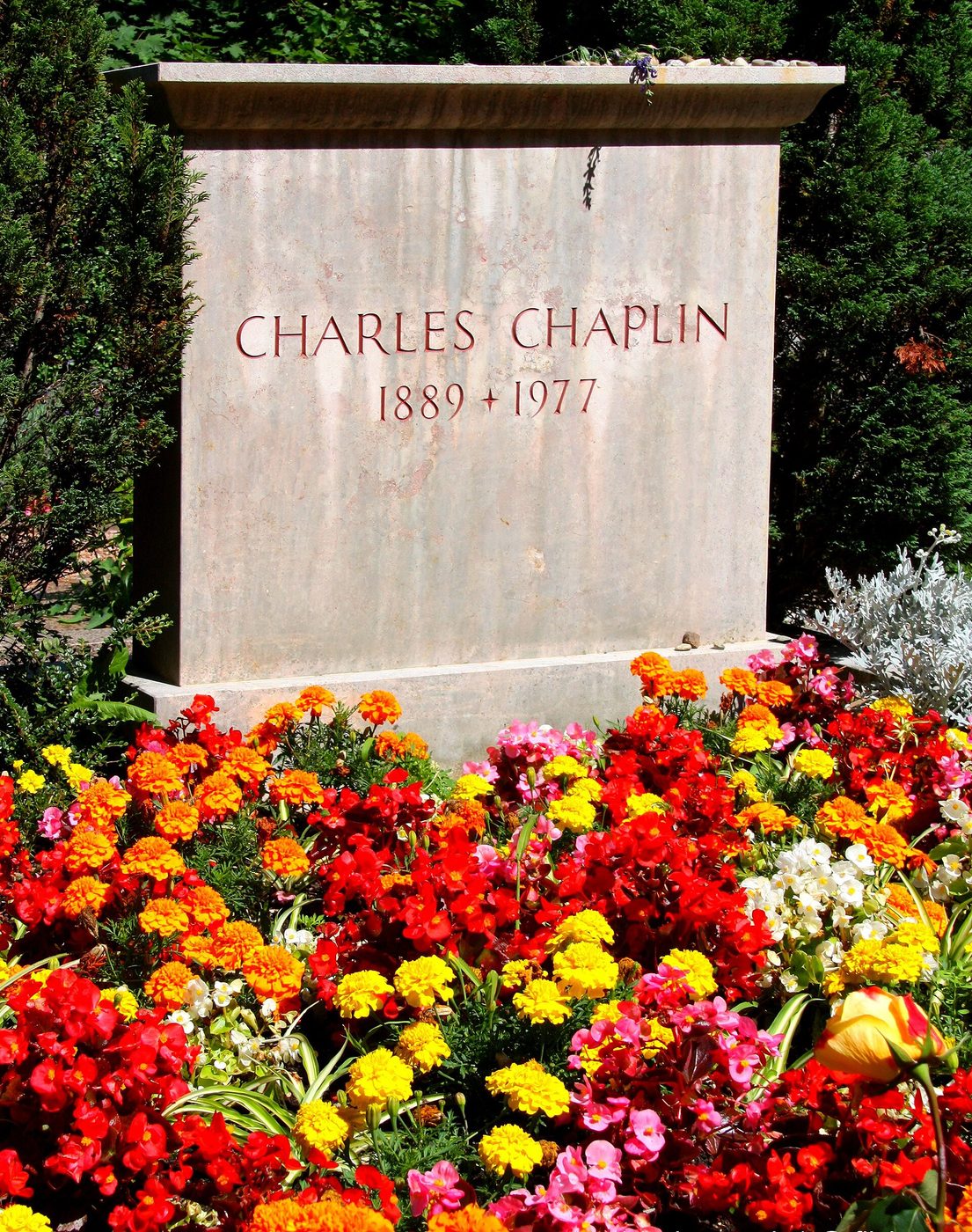 Могила: Charlie Chaplin
