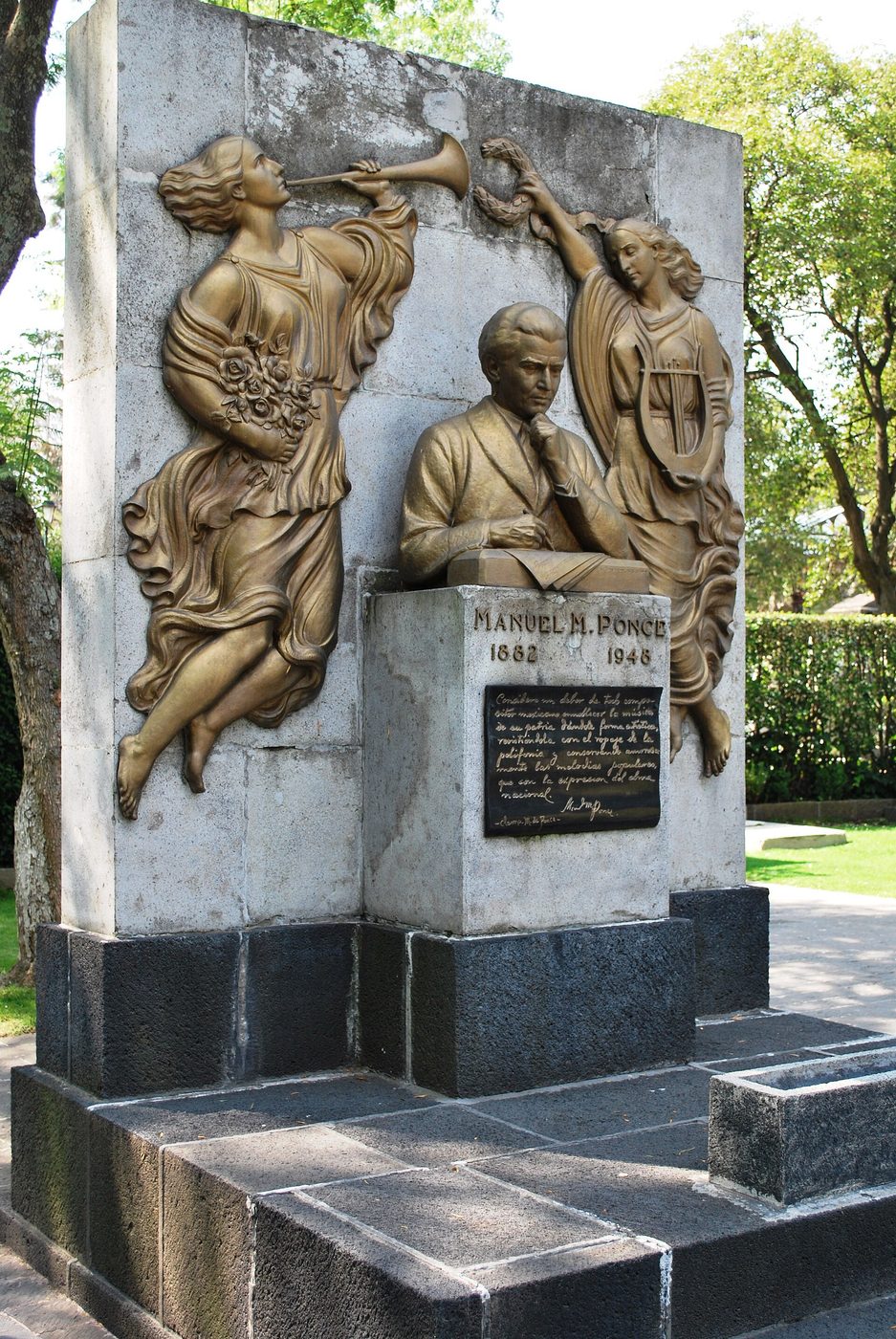 Grave of Manuel Ponce