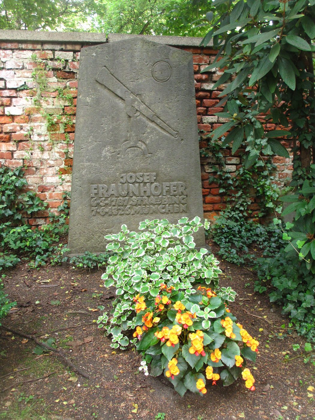 Tumba de Joseph von Fraunhofer