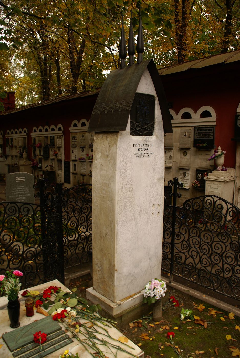 Могила: Anton Chekhov