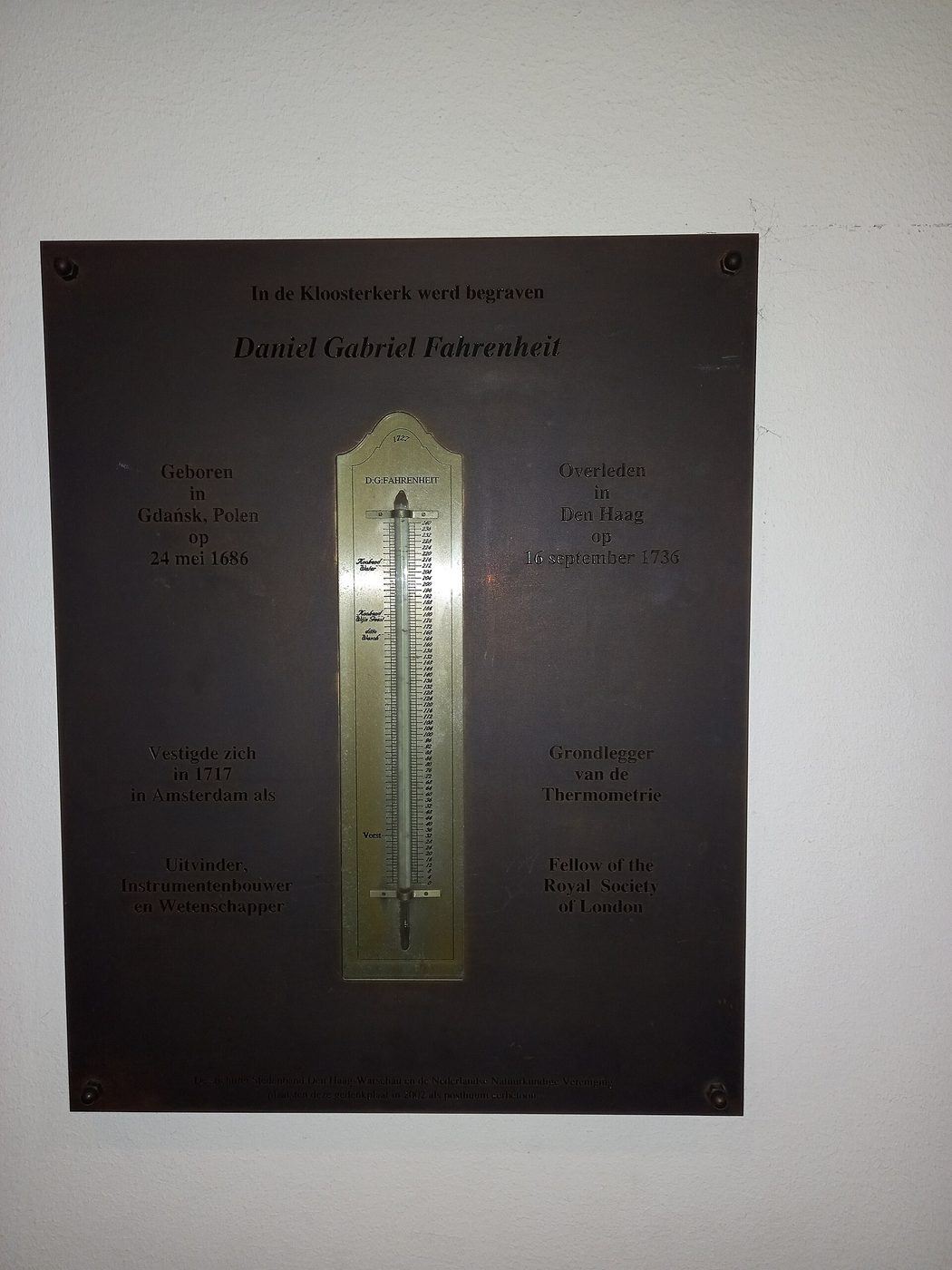 Tumba de Daniel Gabriel Fahrenheit