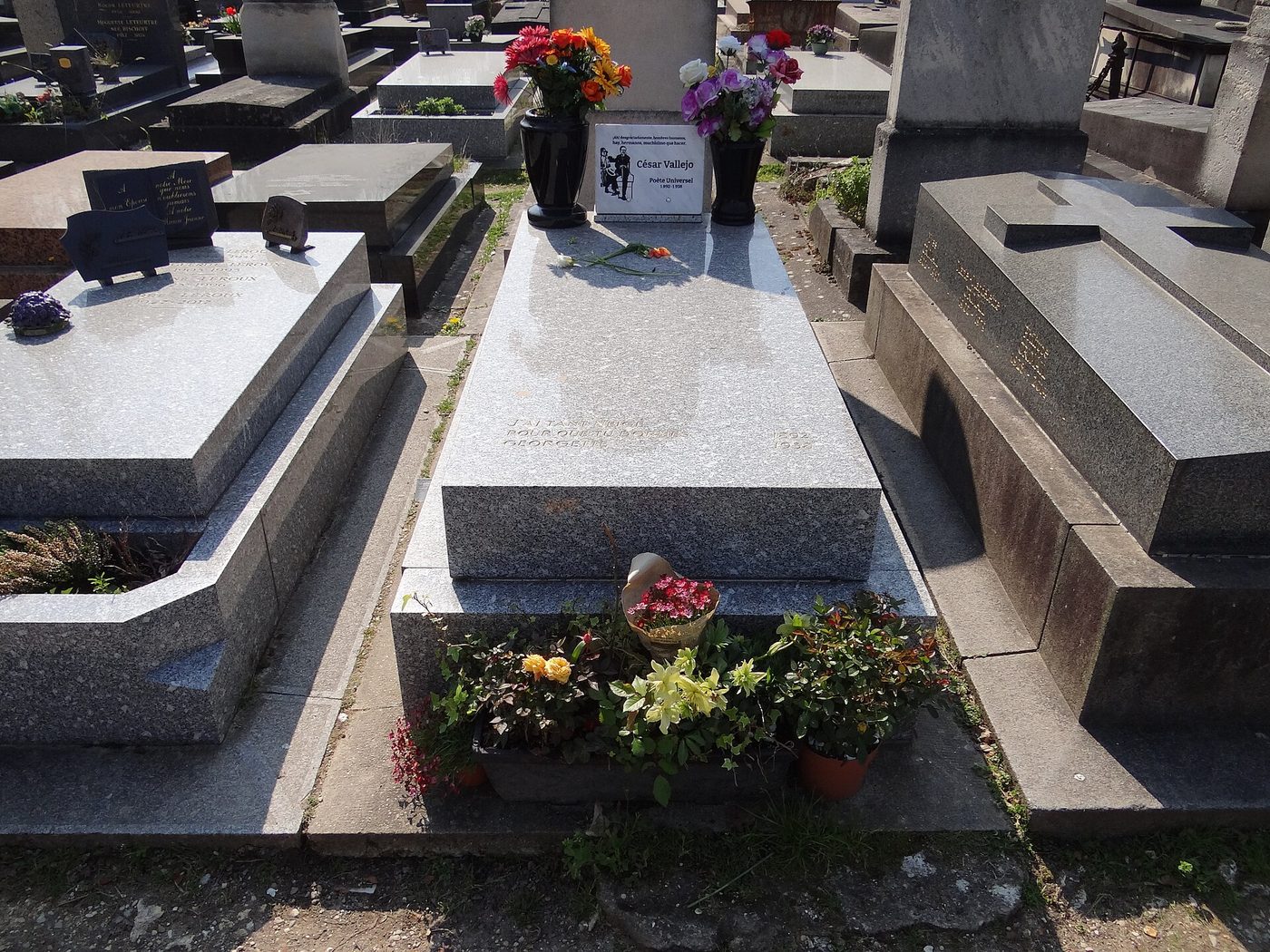 Grave of César Vallejo