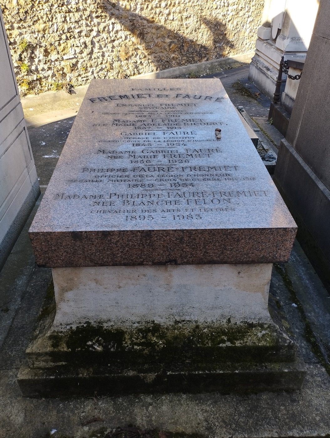 Tumba de Gabriel Fauré
