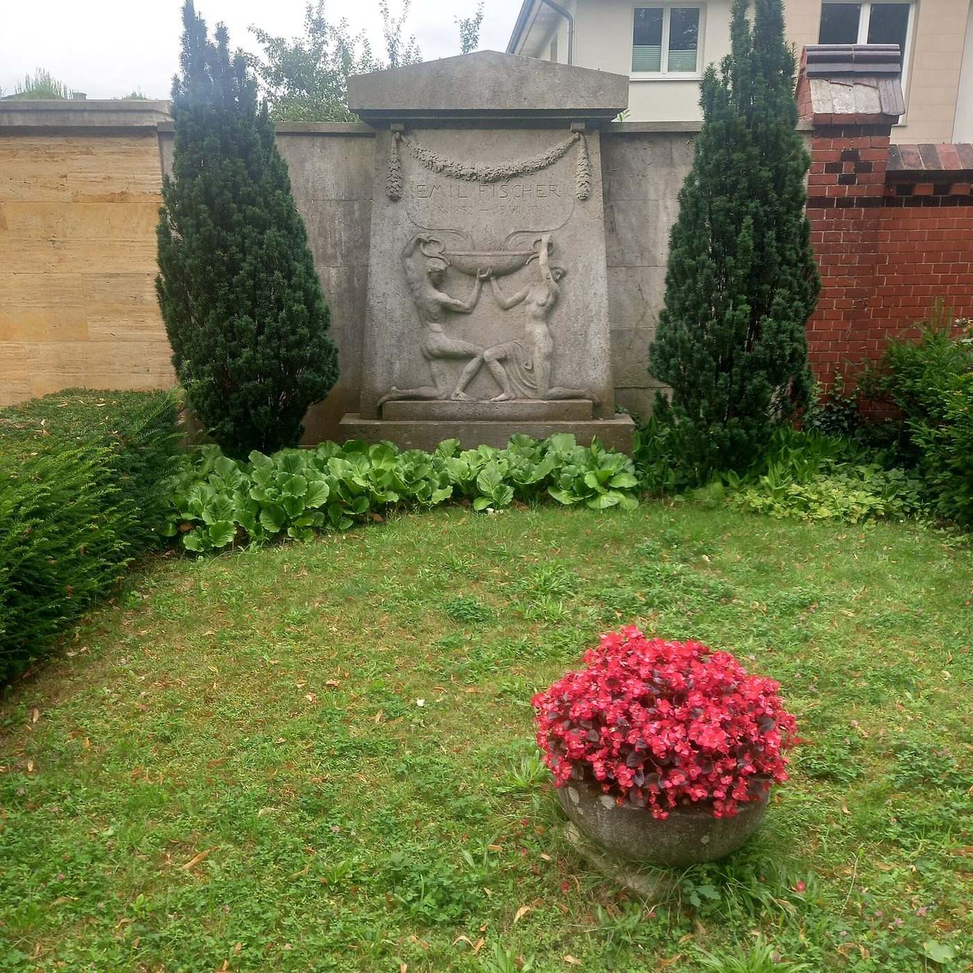 Могила: Emil Fischer