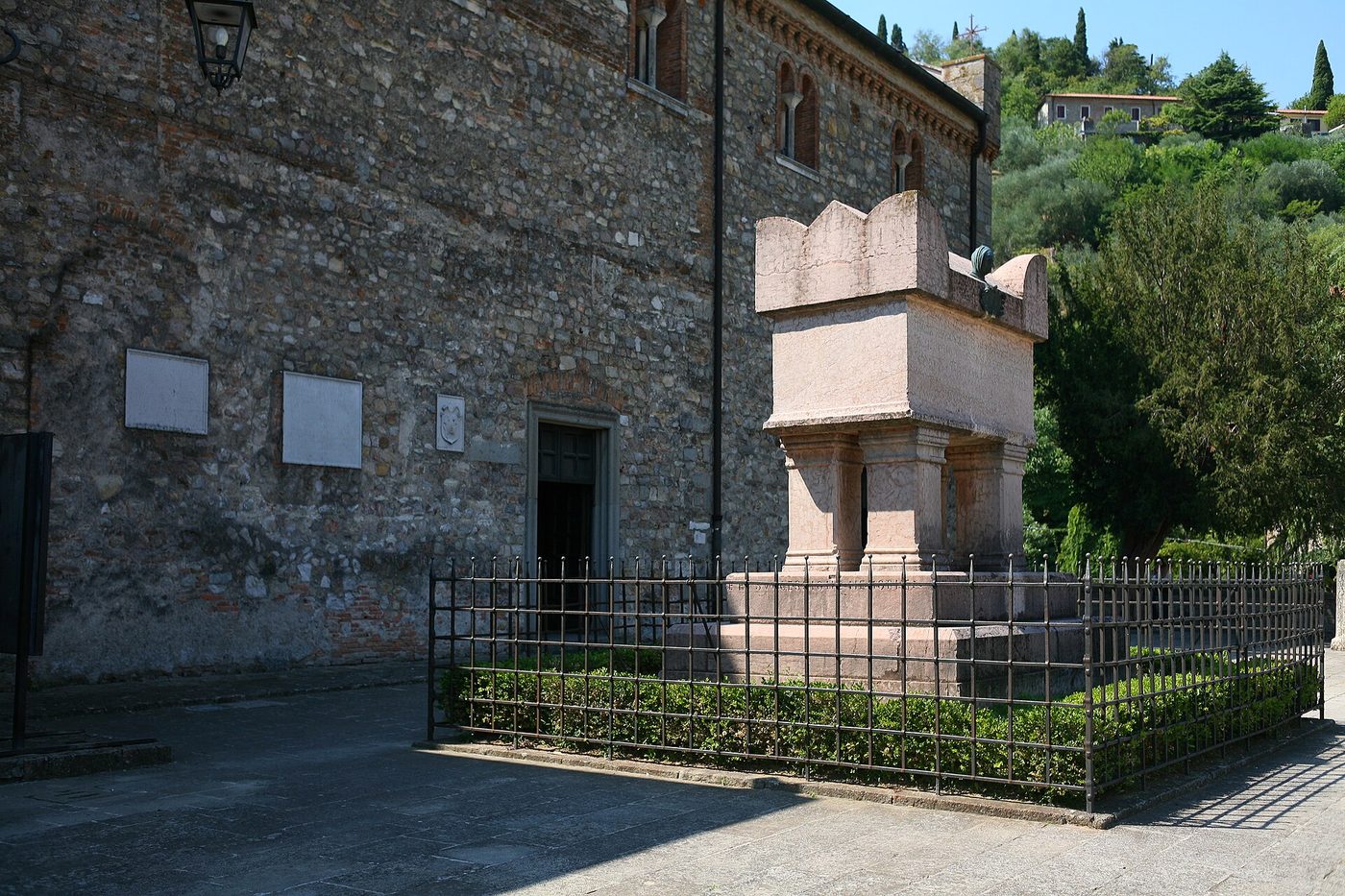 Tumba de Petrarch