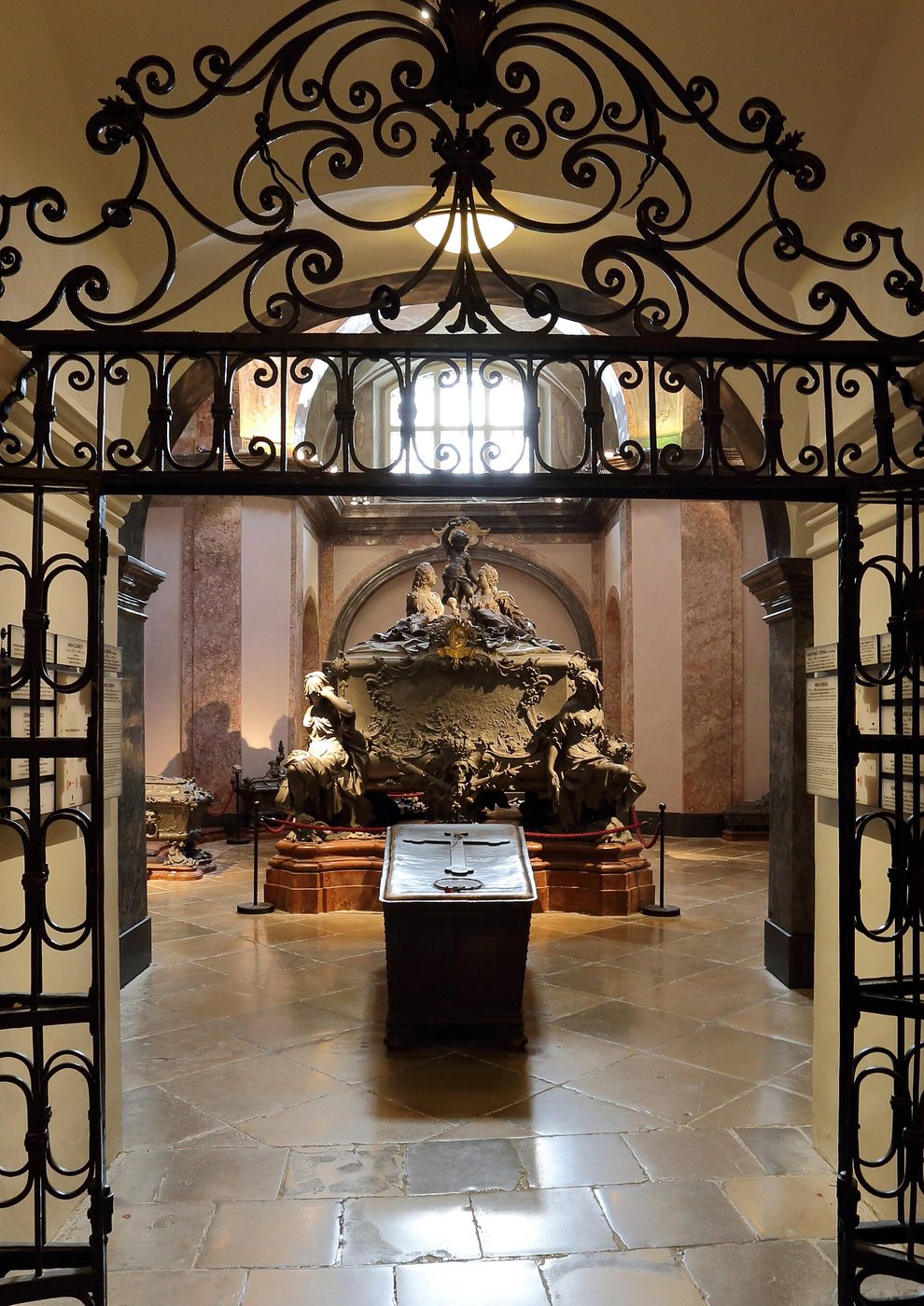 Tumba de Joseph II, Holy Roman Emperor