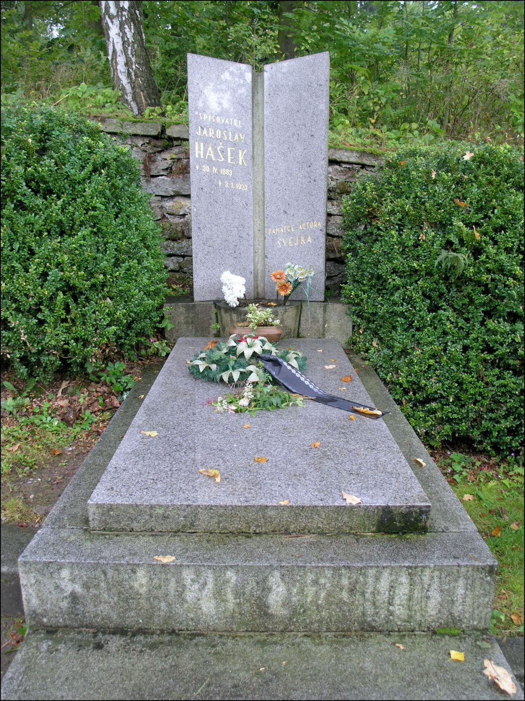 Tumba de Jaroslav Hašek