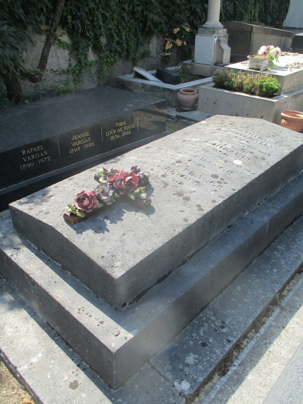 Могила: Anatole France